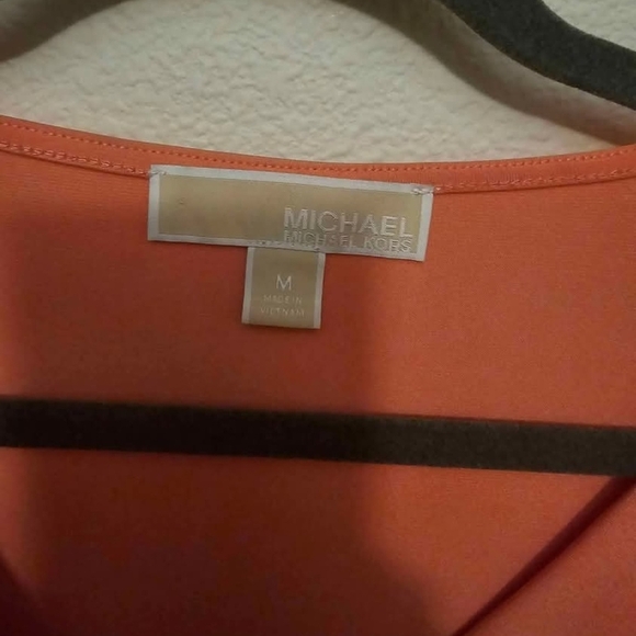 Michael Kors Top M Coral Sleeveless Drape - Picture 3 of 4